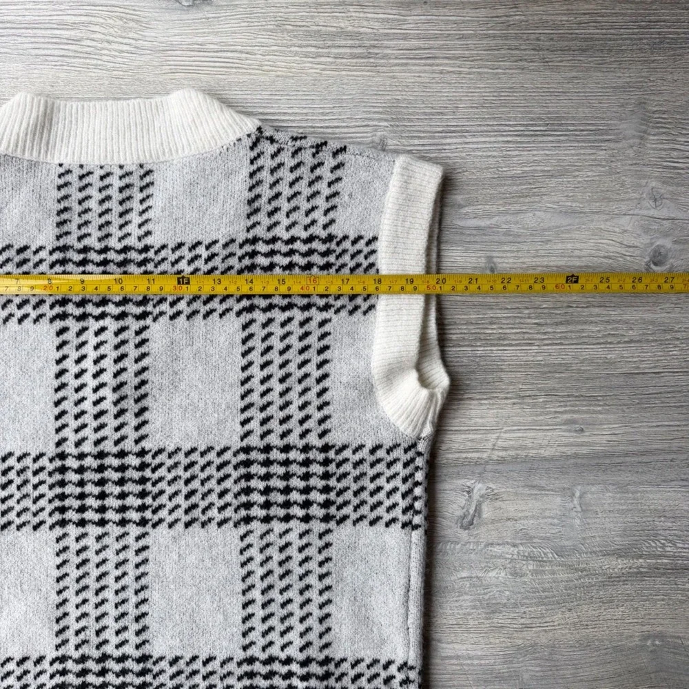 Vintage Plaid Sweater Vest Mens Large White Black V-Neck Knit Academia Preppy